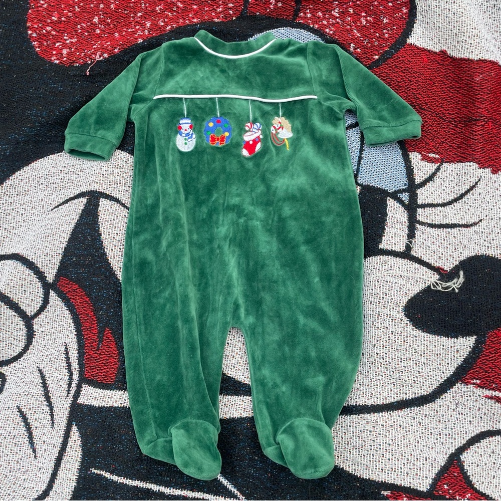 VINTAGE BRIGHT FUTURE GREEN VELOUR ORNAMENT GRAPHIC PAJAMAS SIZE 0/3 MONTHS